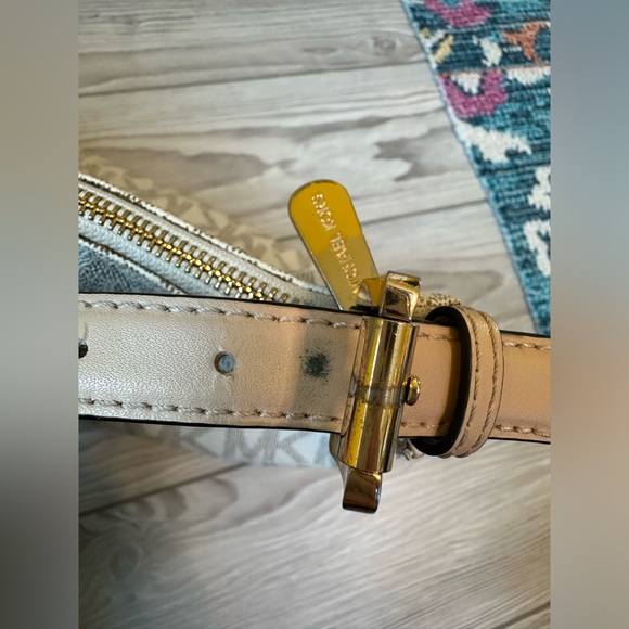 Michael Kors handbag - Picture 2 of 8